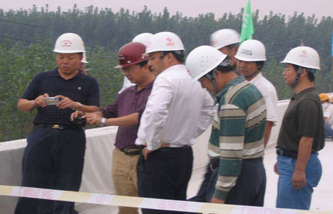 京滬高冬季噴涂聚脲防水施工技術