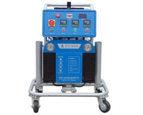 聚脲設(shè)備防腐對(duì)水箱施工時(shí)的過(guò)程和方法(圖1) 聚脲設(shè)備防腐對(duì)水箱施工時(shí)的過(guò)程和方法