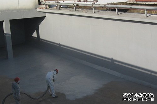 聚脲噴涂小型設備(圖2) 工業(yè)水池聚脲防腐施工