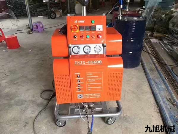 三相電的聚脲噴涂機(圖1) H5600型三相電的聚脲噴涂機