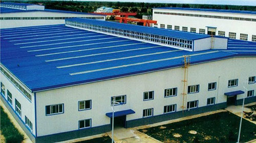 鋼結構和彩鋼廠房頂棚防腐聚脲噴涂機(圖2) 鋼結構和彩鋼廠房頂棚防腐聚脲噴涂機