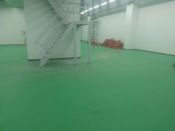 聚脲(圖2) 工業(yè)地坪耐磨噴涂聚脲案例