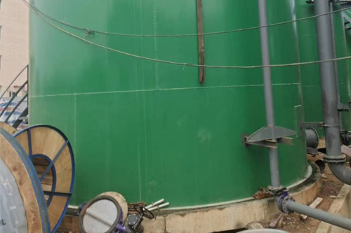 聚脲涂料化工儲(chǔ)罐內(nèi)外壁防腐施工專用噴涂設(shè)備(圖5) 聚脲涂料化工儲(chǔ)罐內(nèi)外壁防腐施工案例