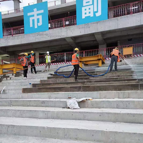 體育看臺(tái)防水聚脲施工噴涂設(shè)備(圖3) 體育看臺(tái)防水聚脲施工噴涂案例