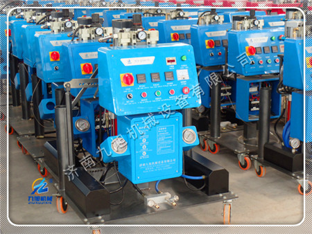 聚氨酯發(fā)泡機(jī)發(fā)泡溫度如何控制(圖1) 聚氨酯發(fā)泡機(jī)發(fā)泡溫度如何控制